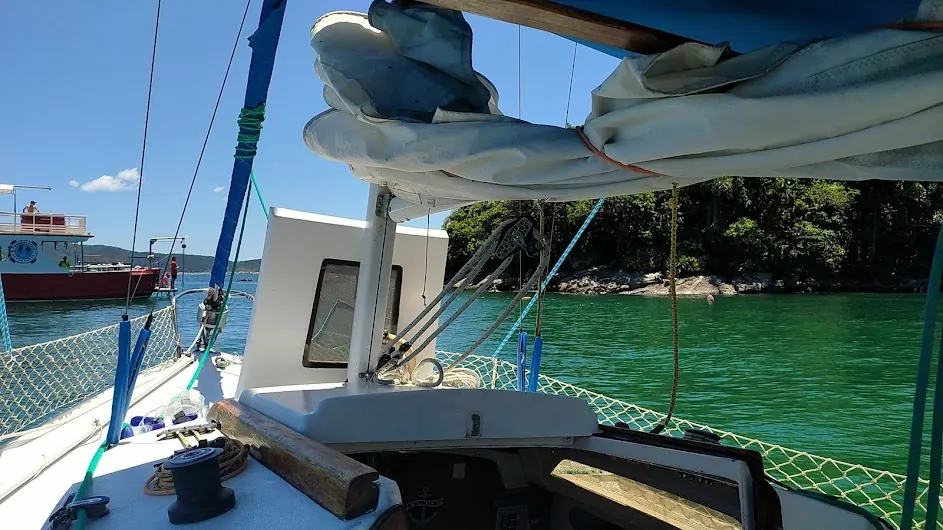 Veleiro Freedom — Turismo e Lazer em Bombinhas
